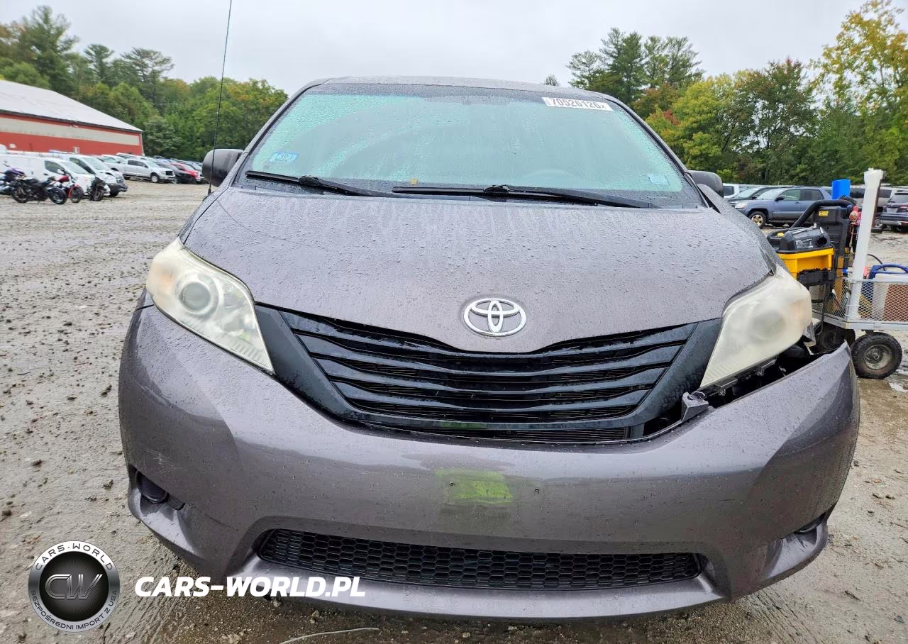 2012 Toyota Sienna Base 7-Passenger VIN:5TDZK3DC2CS209913 - 5