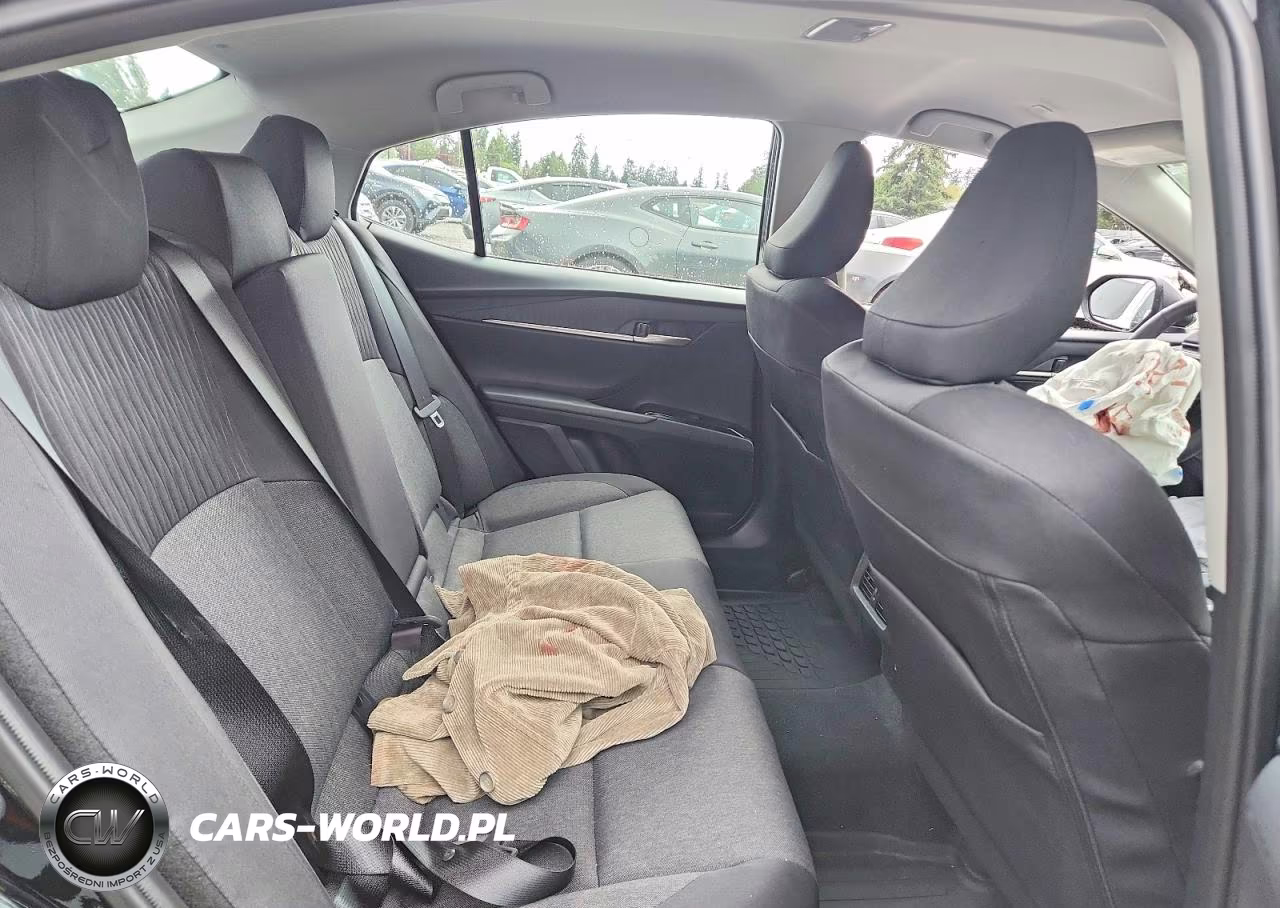2026 Toyota Camry Le VIN:4T1DBADK6TU560174 - 10
