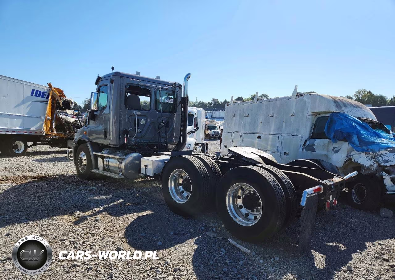 2016 Freightliner Cascadia 113" Sleeper Cab Semi Truck VIN:3AKJGBDV1GDGX8707 - 2