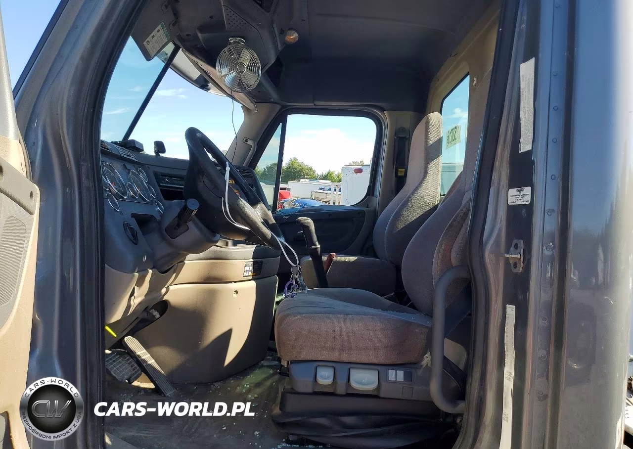 2016 Freightliner Cascadia 113" Sleeper Cab Semi Truck VIN:3AKJGBDV1GDGX8707 - 7