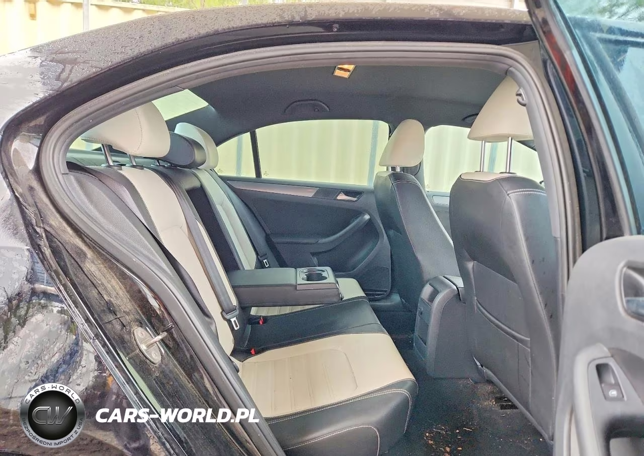 2016 Volkswagen Jetta Sport VIN:3VWD17AJ5GM405192 - 10