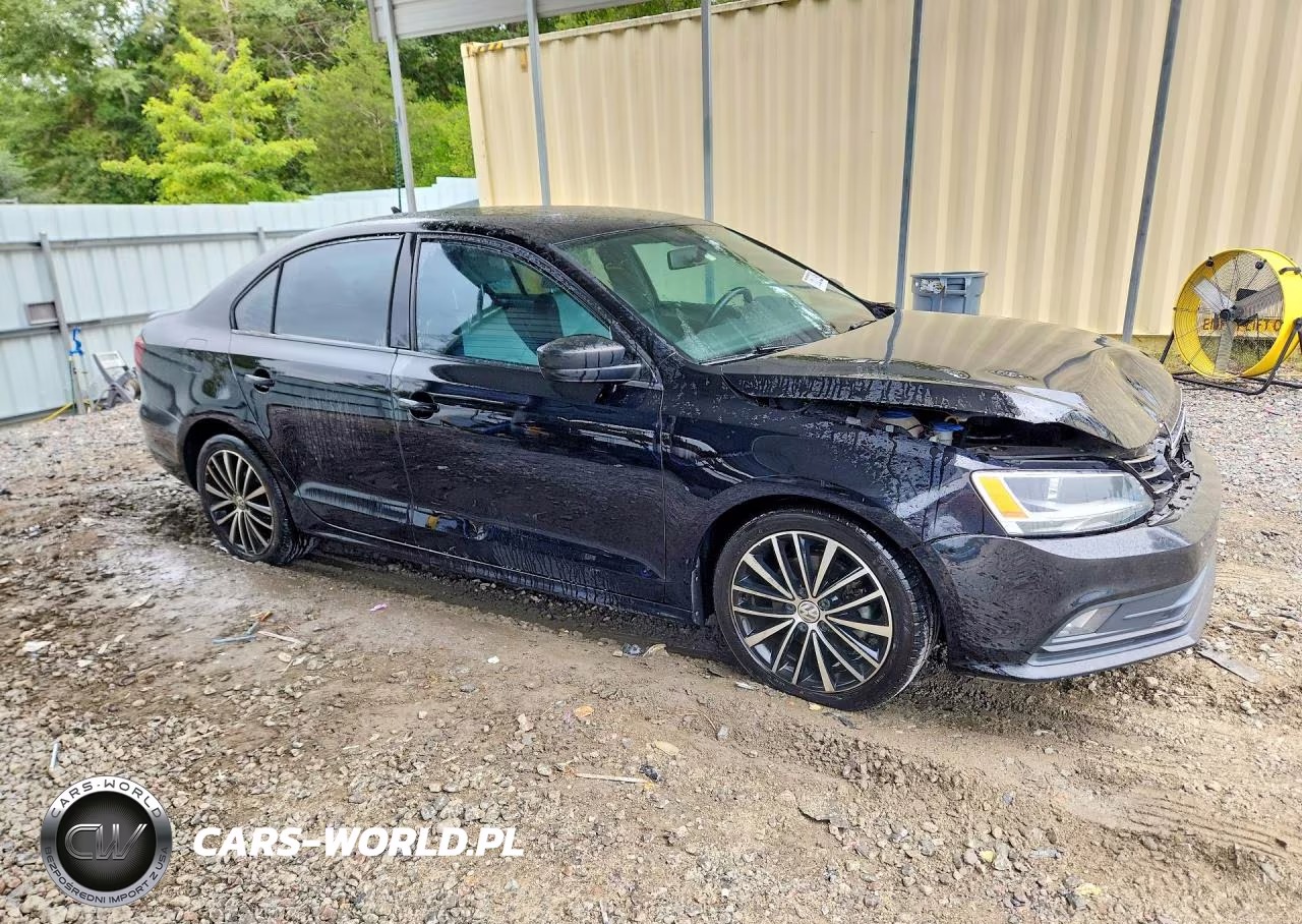 2016 Volkswagen Jetta Sport VIN:3VWD17AJ5GM405192 - 4