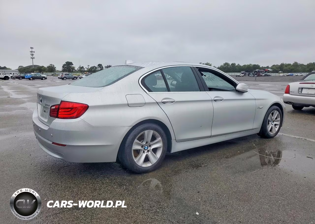 2011 BMW 5 Series VIN:WBAFR1C53BC741027 - 3
