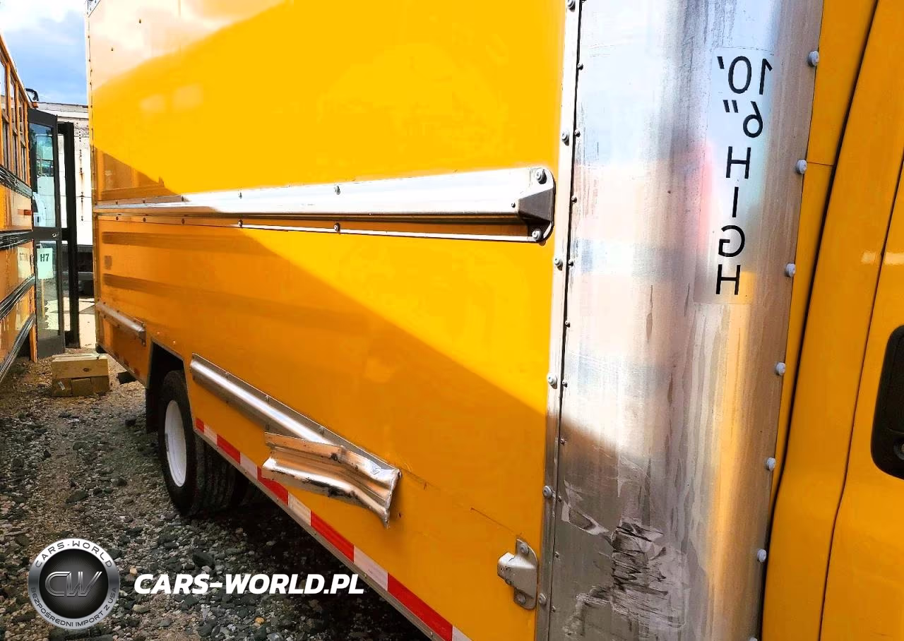 2022 GMC Savana Cut - Box Truck VIN:7GZ37TC79NN001504 - 11