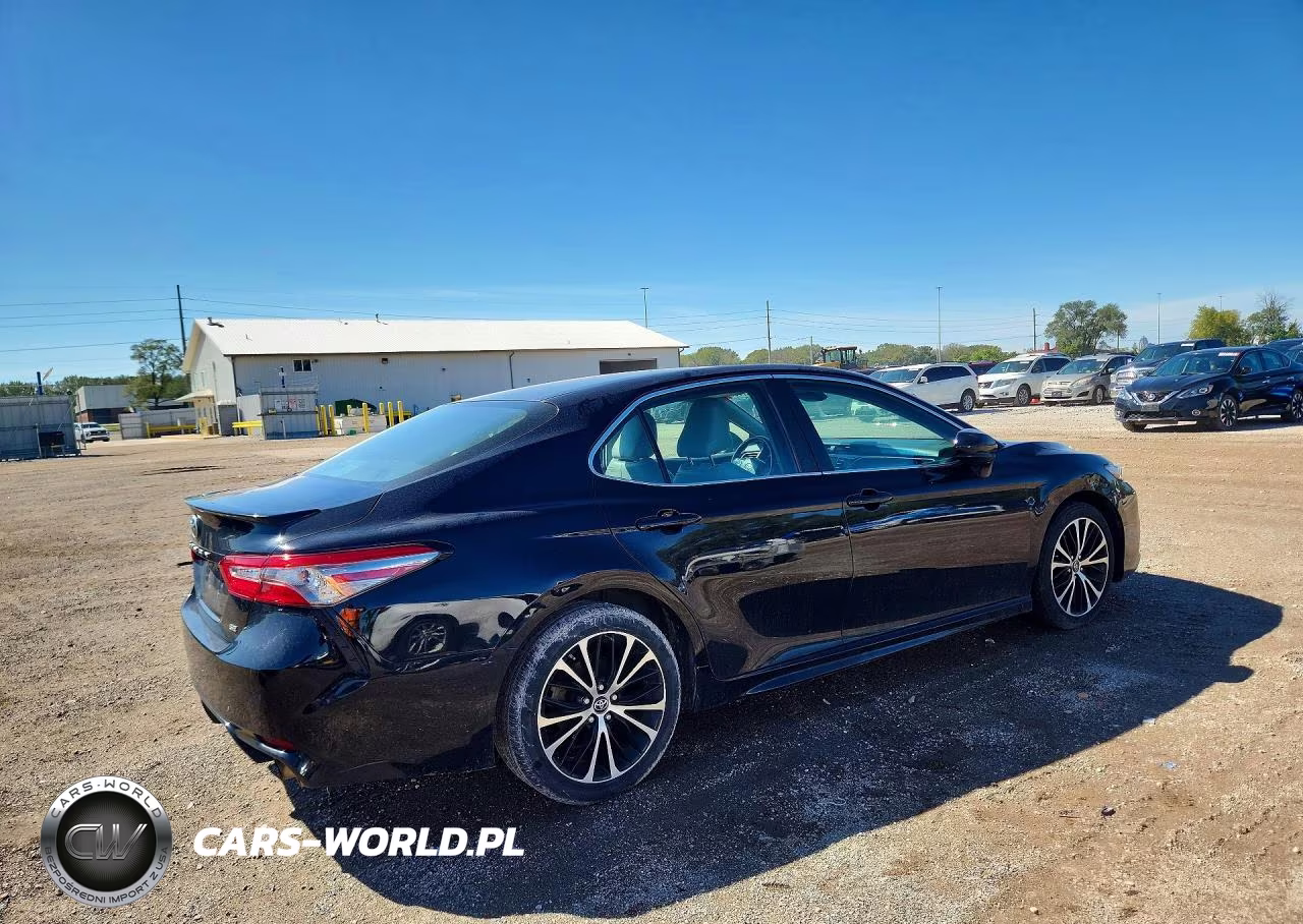 2018 Toyota Camry Se VIN:4T1B11HK2JU529781 - 3