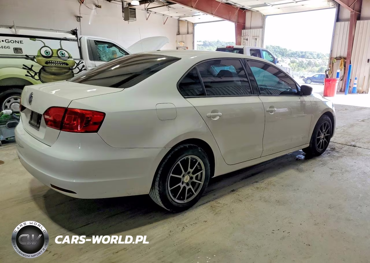 2012 Volkswagen Jetta Base VIN:3VW2K7AJ6CM332087 - 3