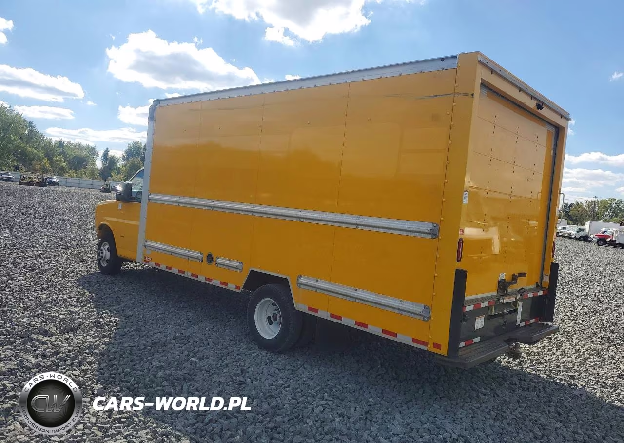 2023 GMC Savana Cut - Box Truck VIN:7GZ37TC75PN002135 - 2