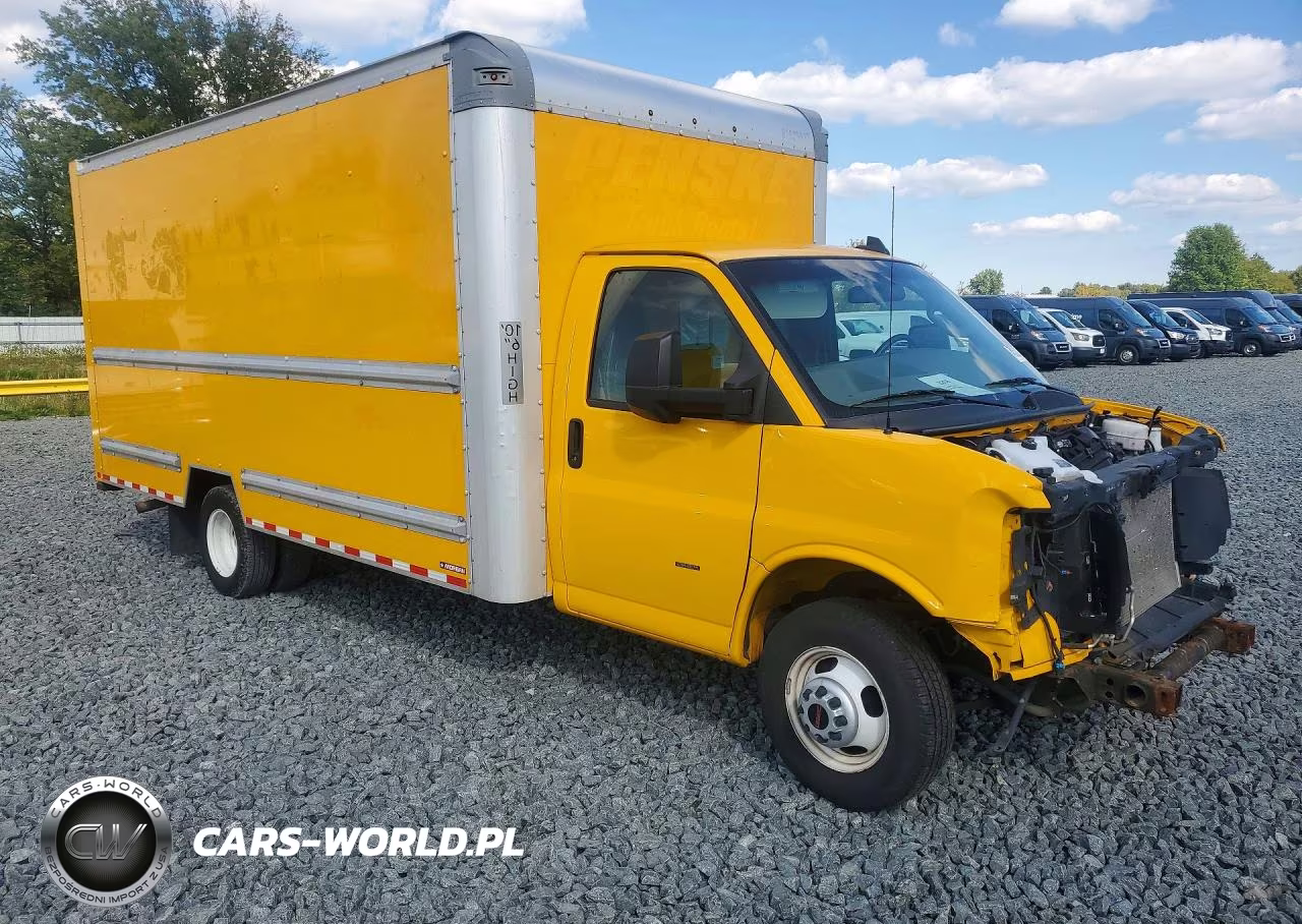 2023 GMC Savana Cut - Box Truck VIN:7GZ37TC75PN002135 - 4
