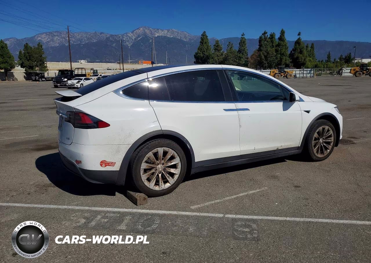 2016 Tesla Model X VIN:5YJXCDE24GF026166 - 3