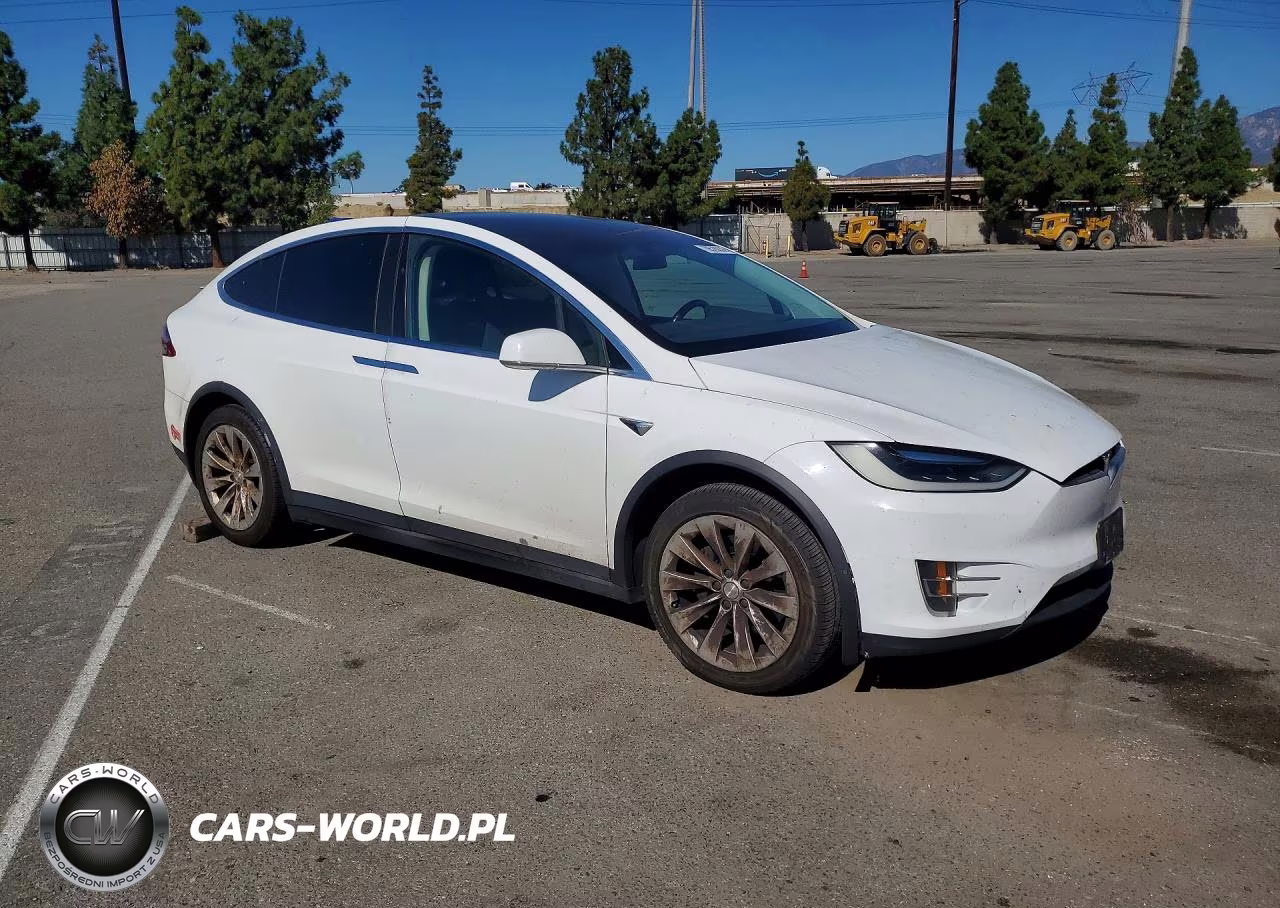 2016 Tesla Model X VIN:5YJXCDE24GF026166 - 4