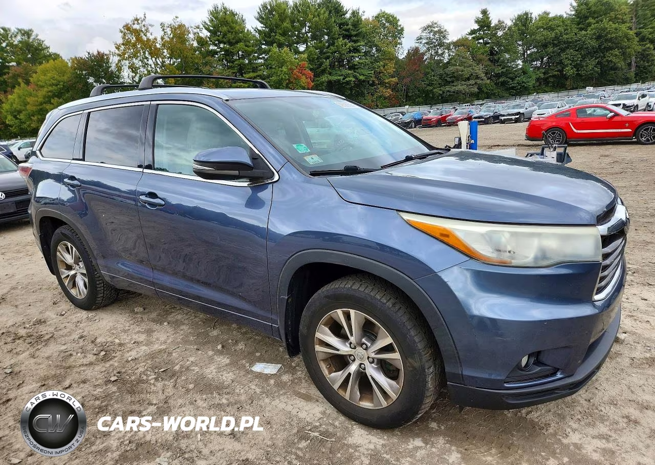 2015 Toyota Highlander Xle VIN:5TDJKRFH2FS112644 - 4
