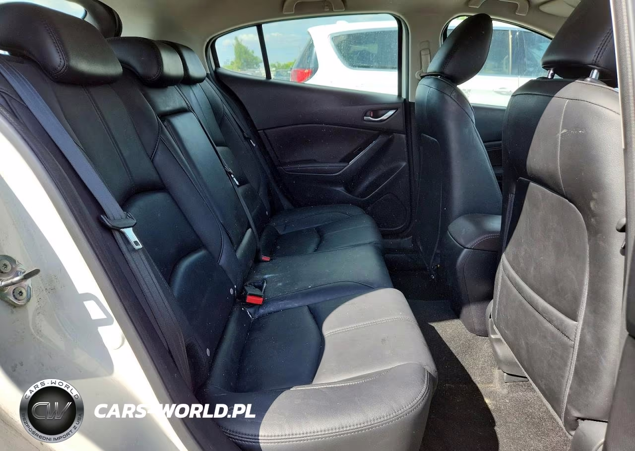 2018 Mazda 3 Touring VIN:3MZBN1L37JM271297 - 10