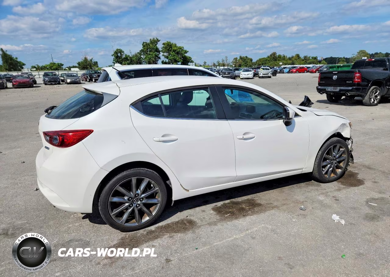 2018 Mazda 3 Touring VIN:3MZBN1L37JM271297 - 3