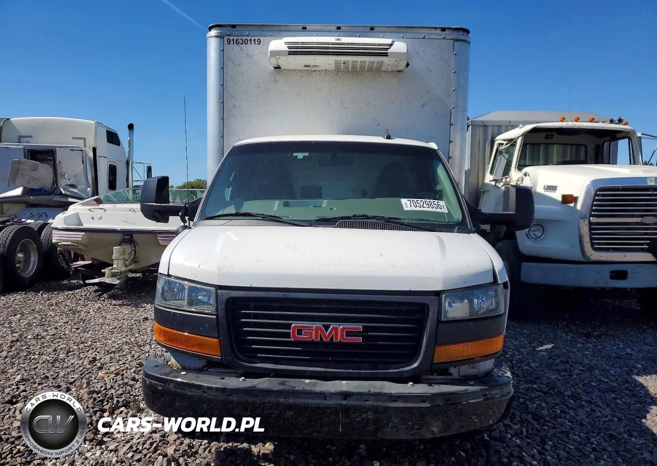 2023 GMC Savana Refrigerated Box Truck VIN:7GZ37TC76PN007926 - 5