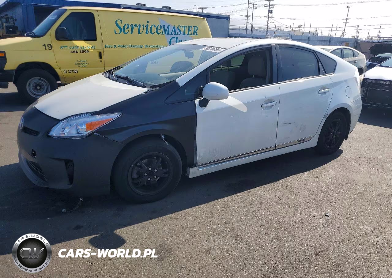 2014 Toyota Prius Three