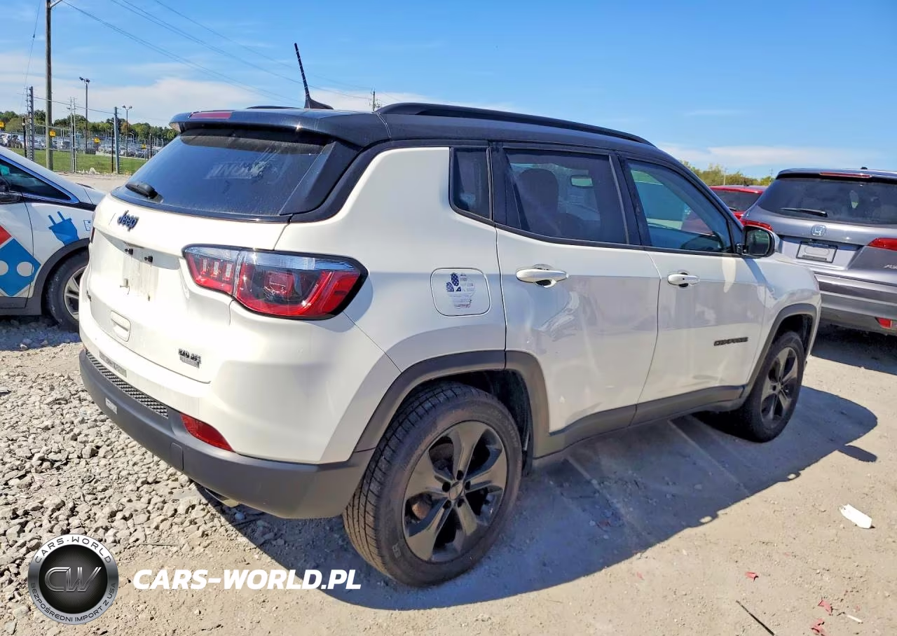 2019 Jeep Compass Latitude VIN:3C4NJDBB8KT598465 - 3