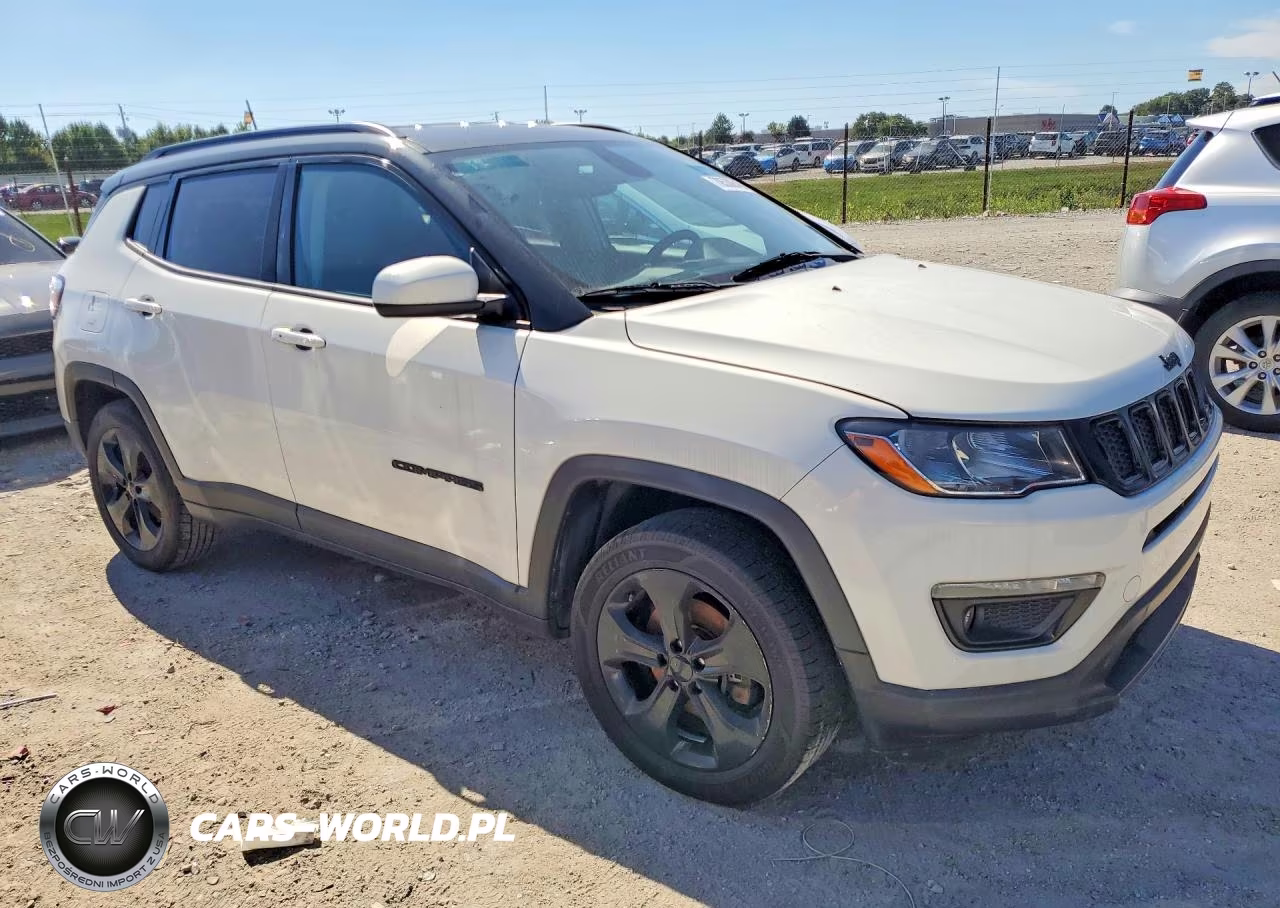 2019 Jeep Compass Latitude VIN:3C4NJDBB8KT598465 - 4