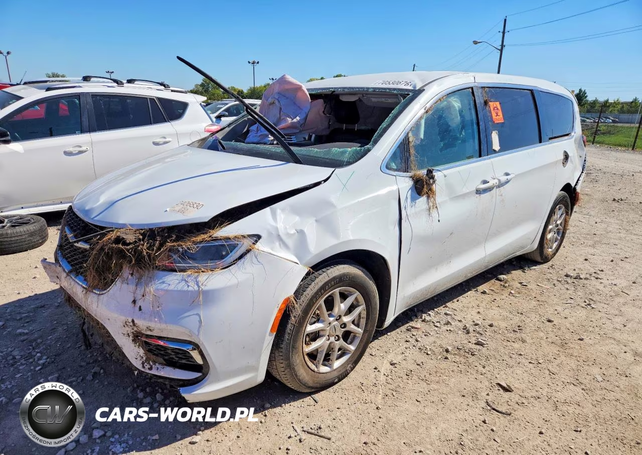 2024 Chrysler Pacifica Touring L
