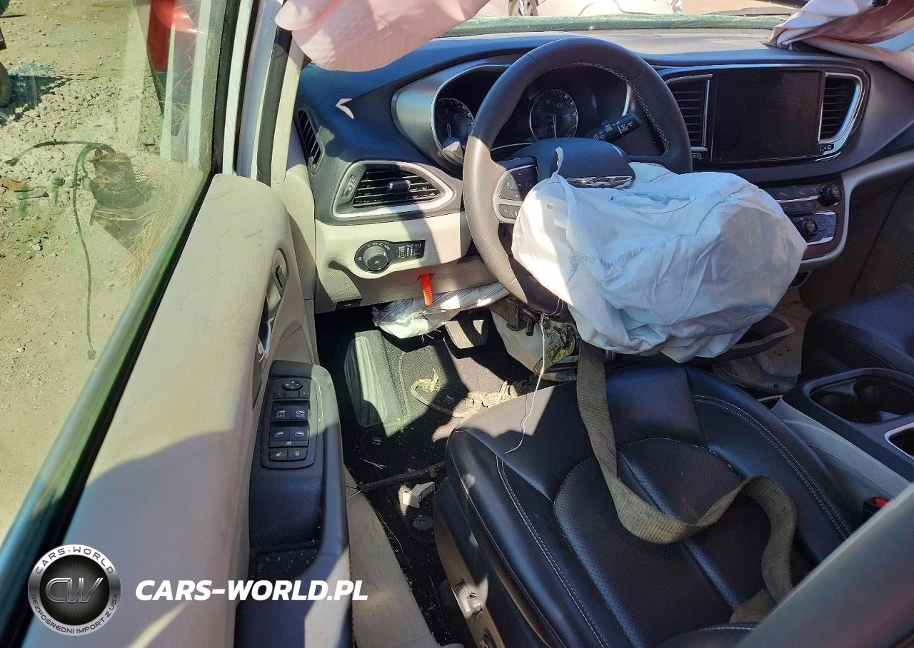 2024 Chrysler Pacifica Touring L VIN:2C4RC1BG2RR107004 - 8