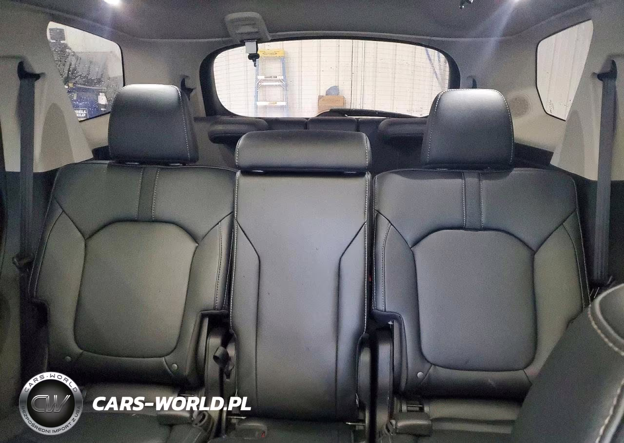 2023 Honda Pilot Touring VIN:5FNYG1H72PB048942 - 10