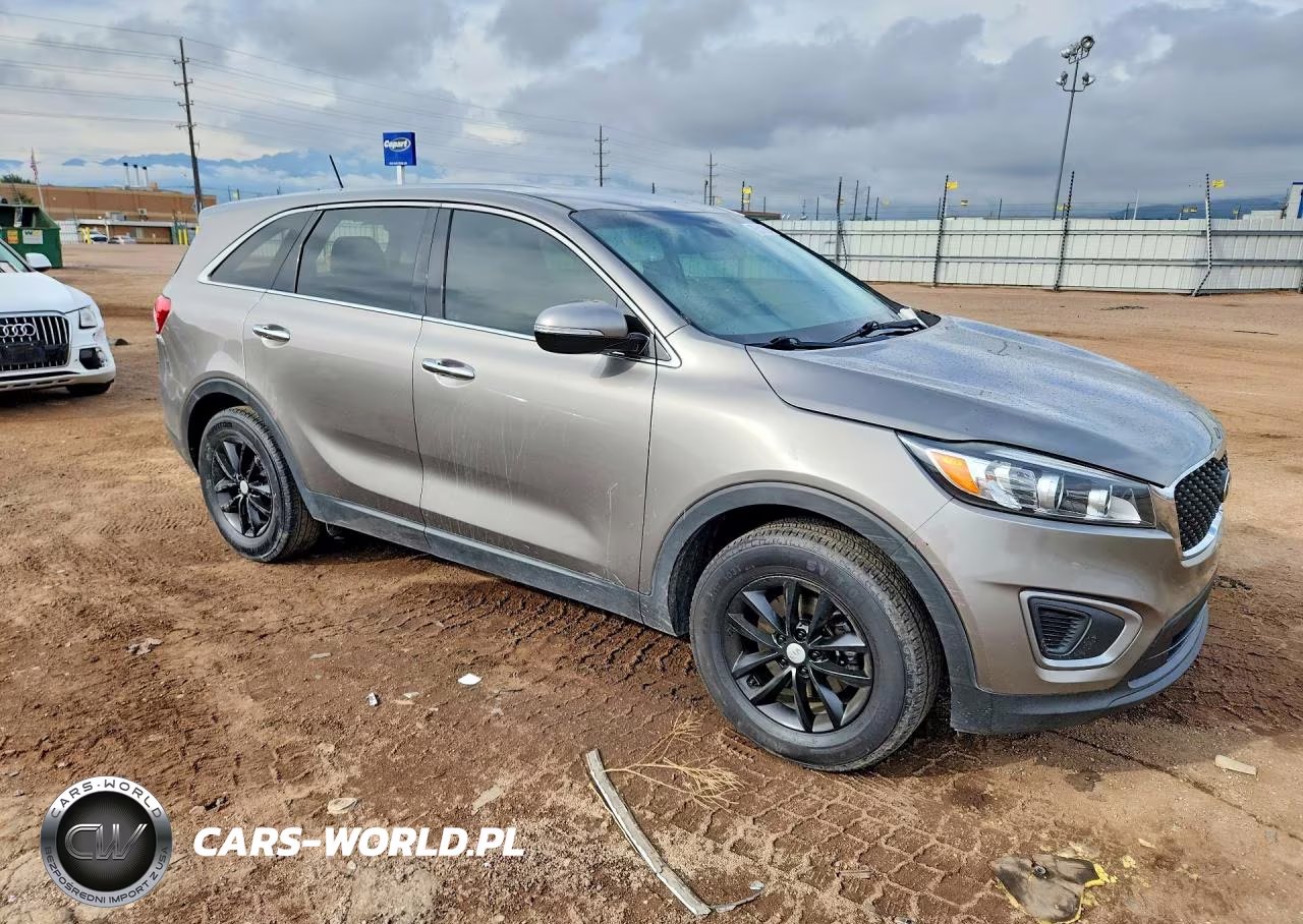 2016 Kia Sorento L VIN:5XYPG4A34GG164818 - 4