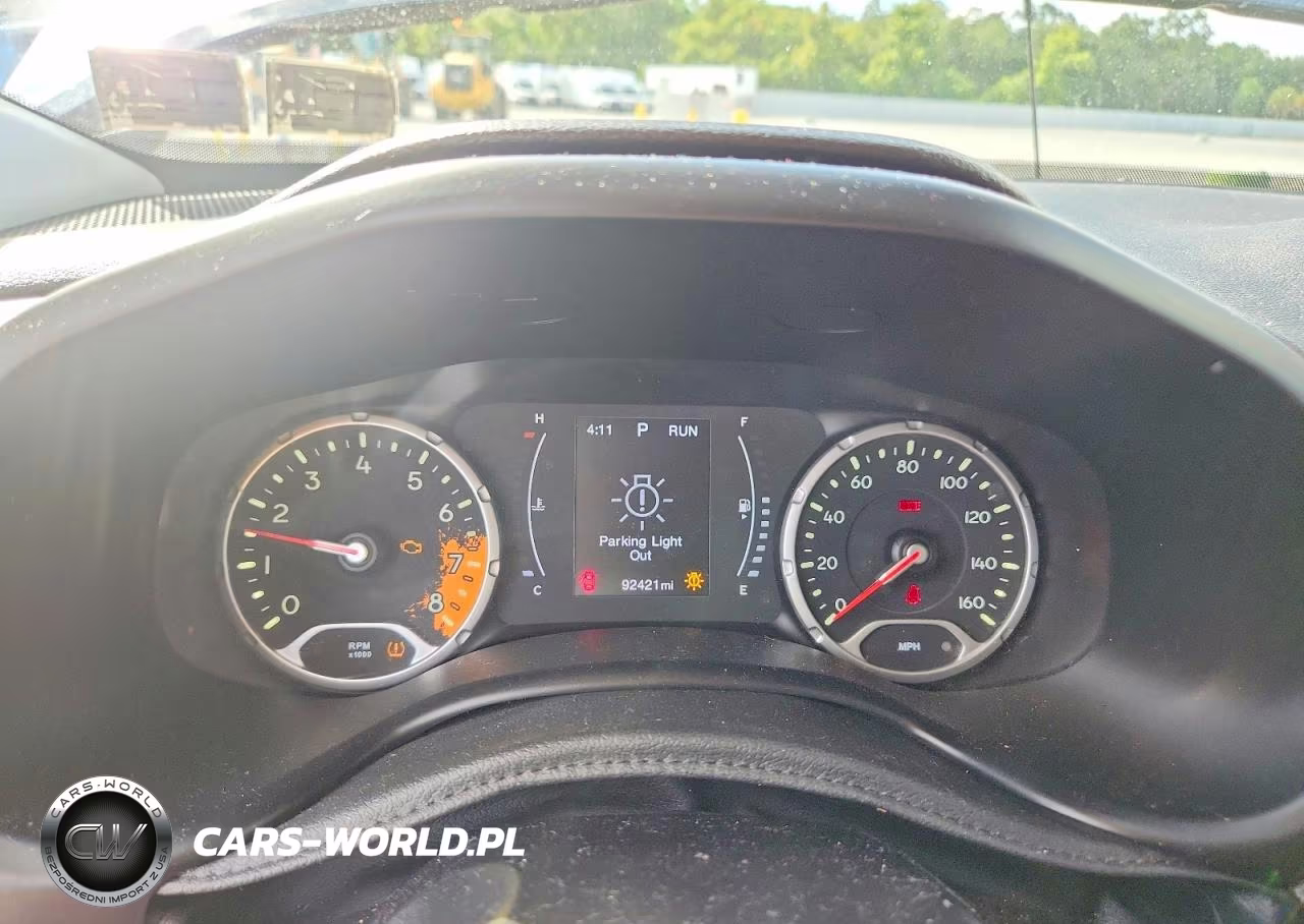 2017 Jeep Renegade Latitude VIN:ZACCJBBB8HPF96954 - 9