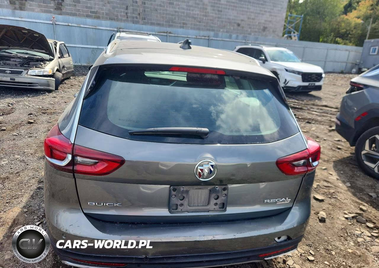 2018 Buick Regal Tourx Preferred VIN:W04GU8SX4J1099357 - 6