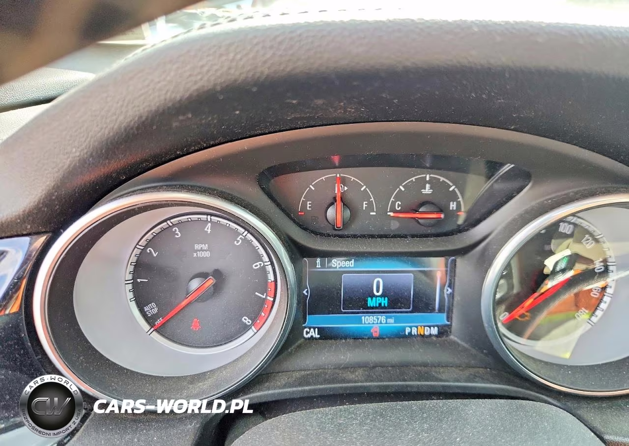 2018 Buick Regal Tourx Preferred VIN:W04GU8SX4J1099357 - 9