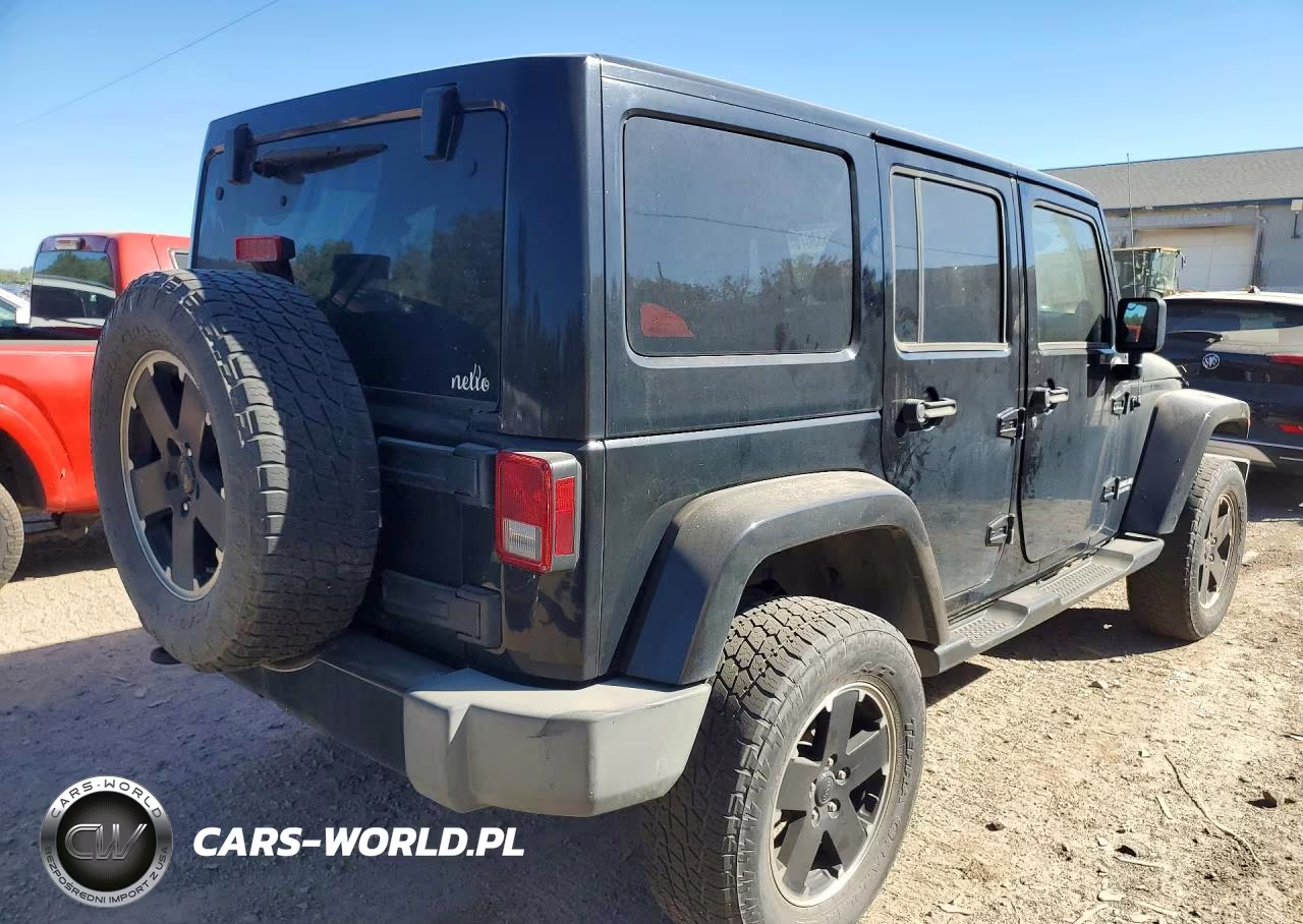 2012 Jeep Wrangler Unlimited Sahara VIN:1C4BJWEG7CL255536 - 3