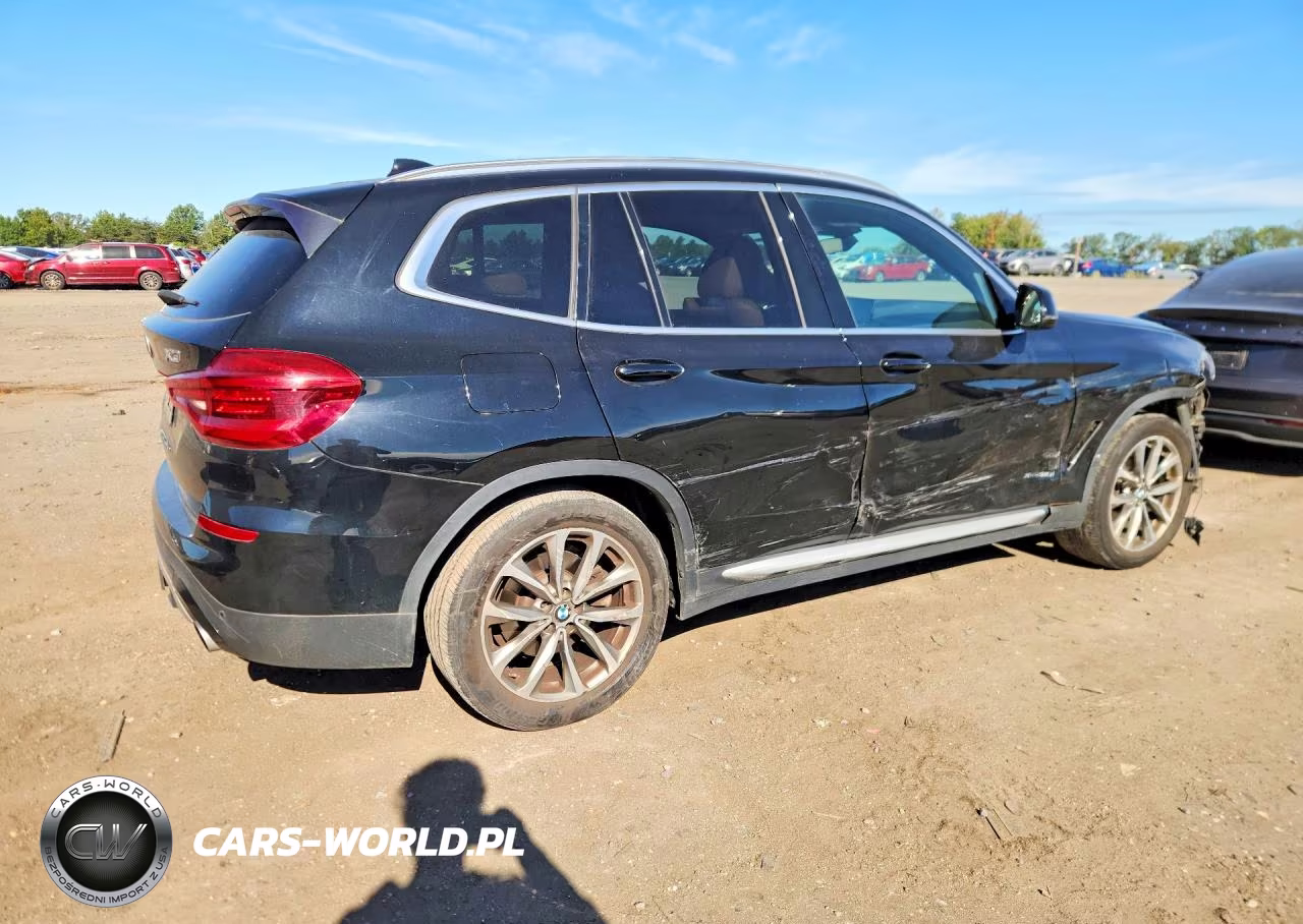 2018 BMW X3 xDrive30I VIN:5UXTR9C5XJLC80171 - 3