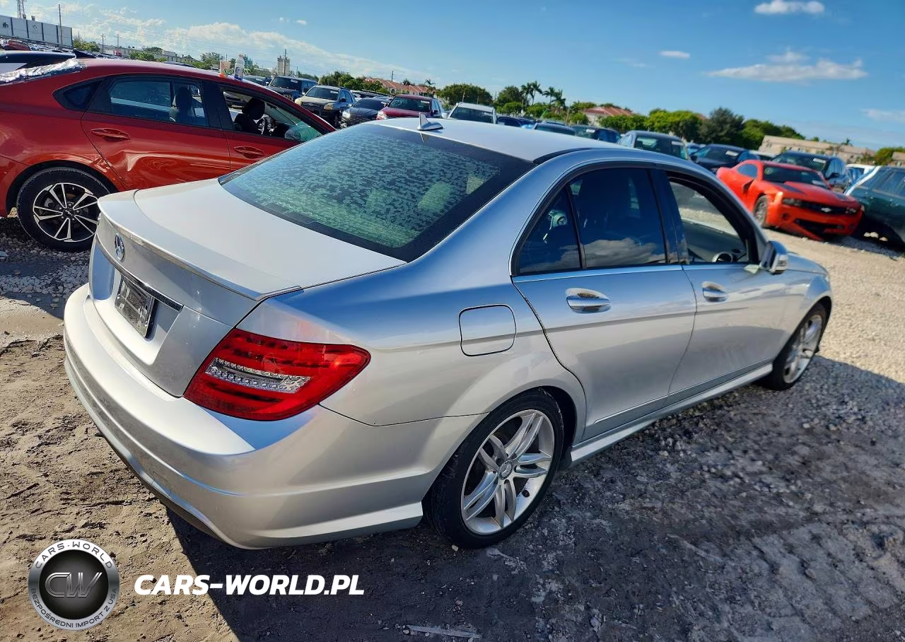 2013 Mercedes-Benz C 250 VIN:WDDGF4HBXDG094224 - 3