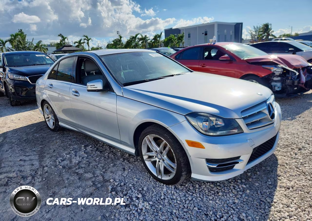 2013 Mercedes-Benz C 250 VIN:WDDGF4HBXDG094224 - 4