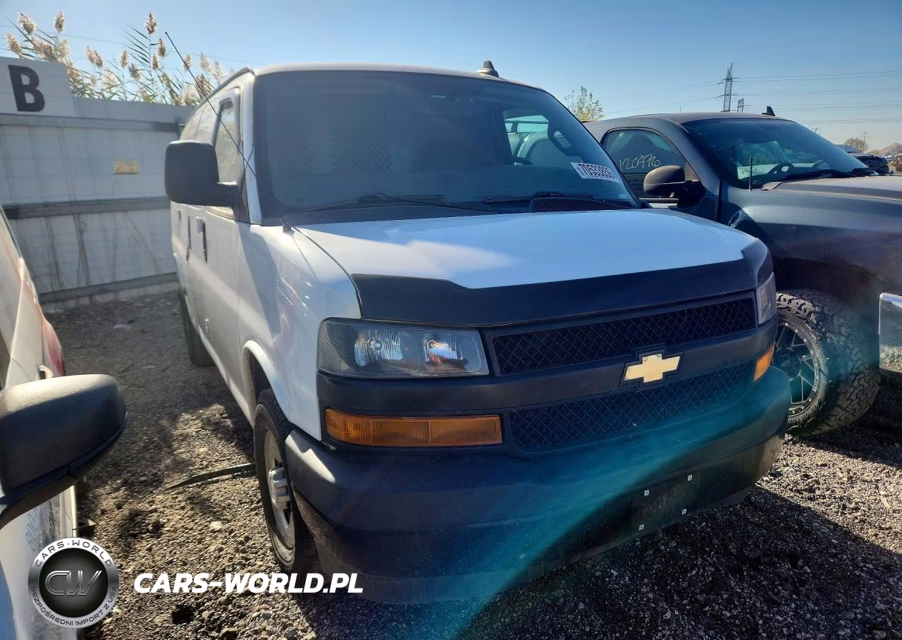 2020 Chevrolet Express G2500 VIN:1GCWGAFP5L1117300 - 4