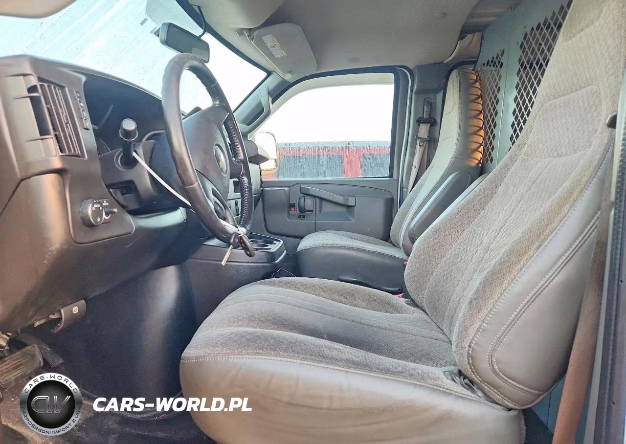 2020 Chevrolet Express G2500 VIN:1GCWGAFP5L1117300 - 7