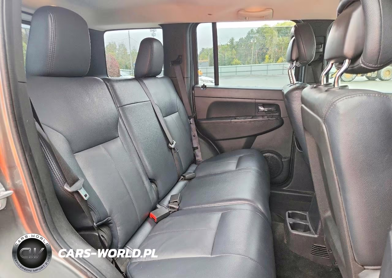 2012 Jeep Sport VIN:1C4PJMAK1CW209638 - 11