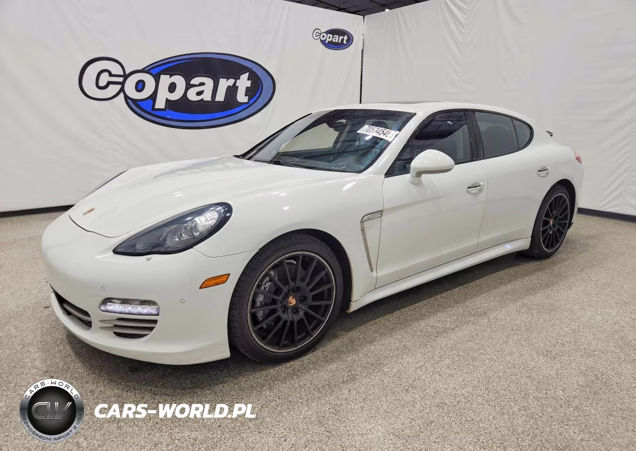 2013 Porsche Panamera 2