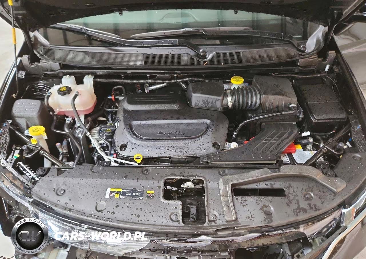2027 Chrysler Pacifica Limited VIN:2C4RC1GG1VR554328 - 12