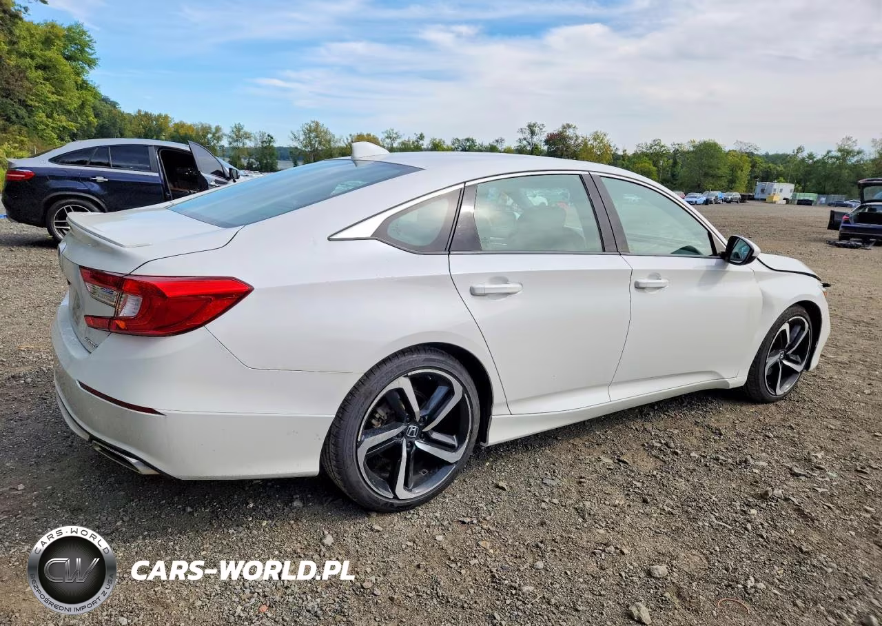 2018 Honda Accord Sport VIN:1HGCV1F36JA262379 - 3