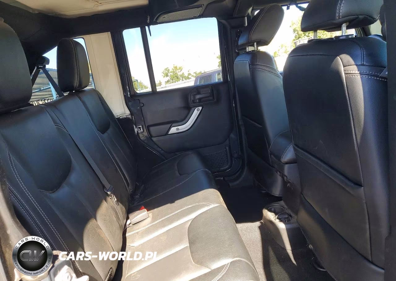2017 Jeep Wrangler Unlimited Rubicon VIN:1C4HJWFG6HL564723 - 11