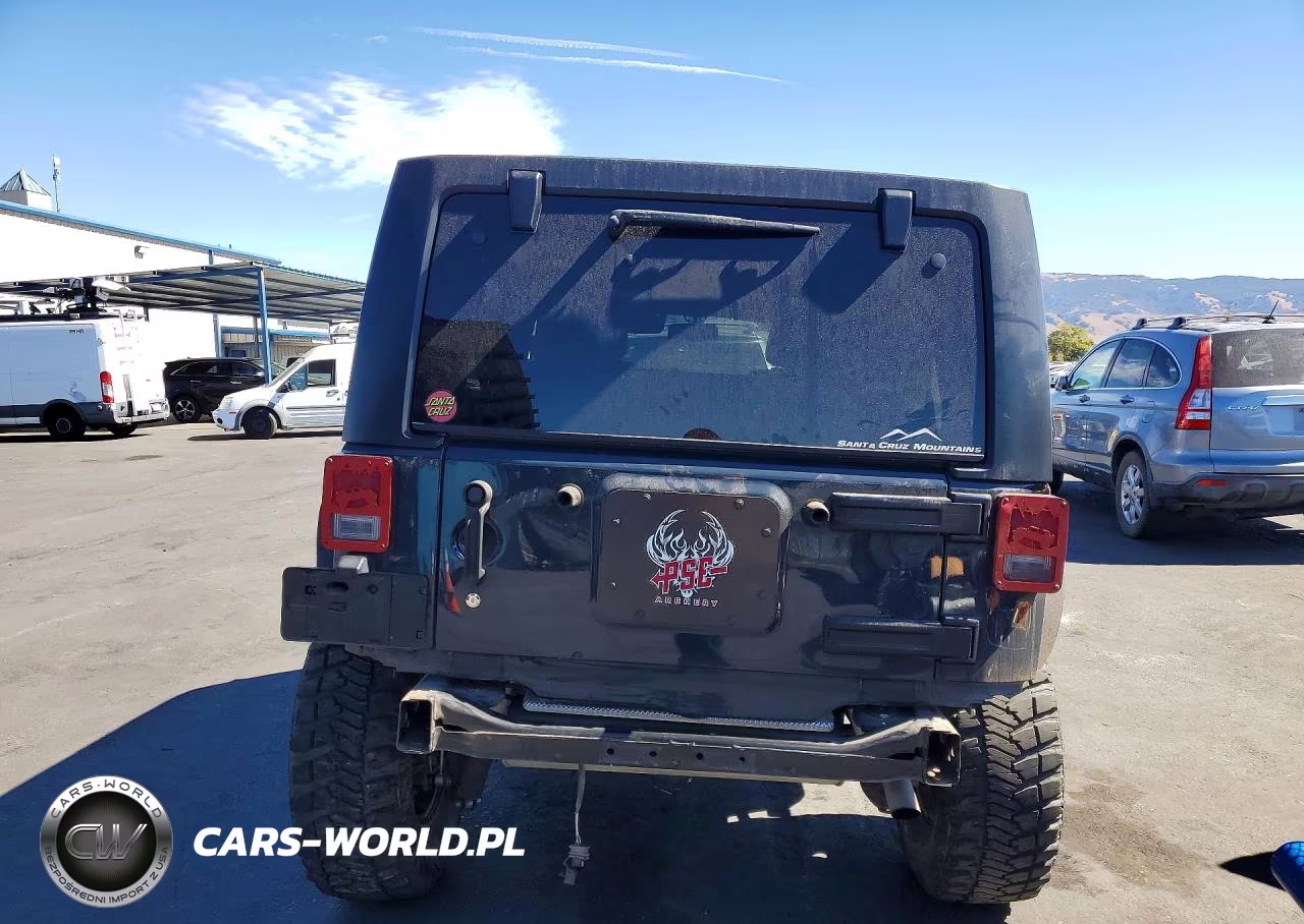 2017 Jeep Wrangler Unlimited Rubicon VIN:1C4HJWFG6HL564723 - 6