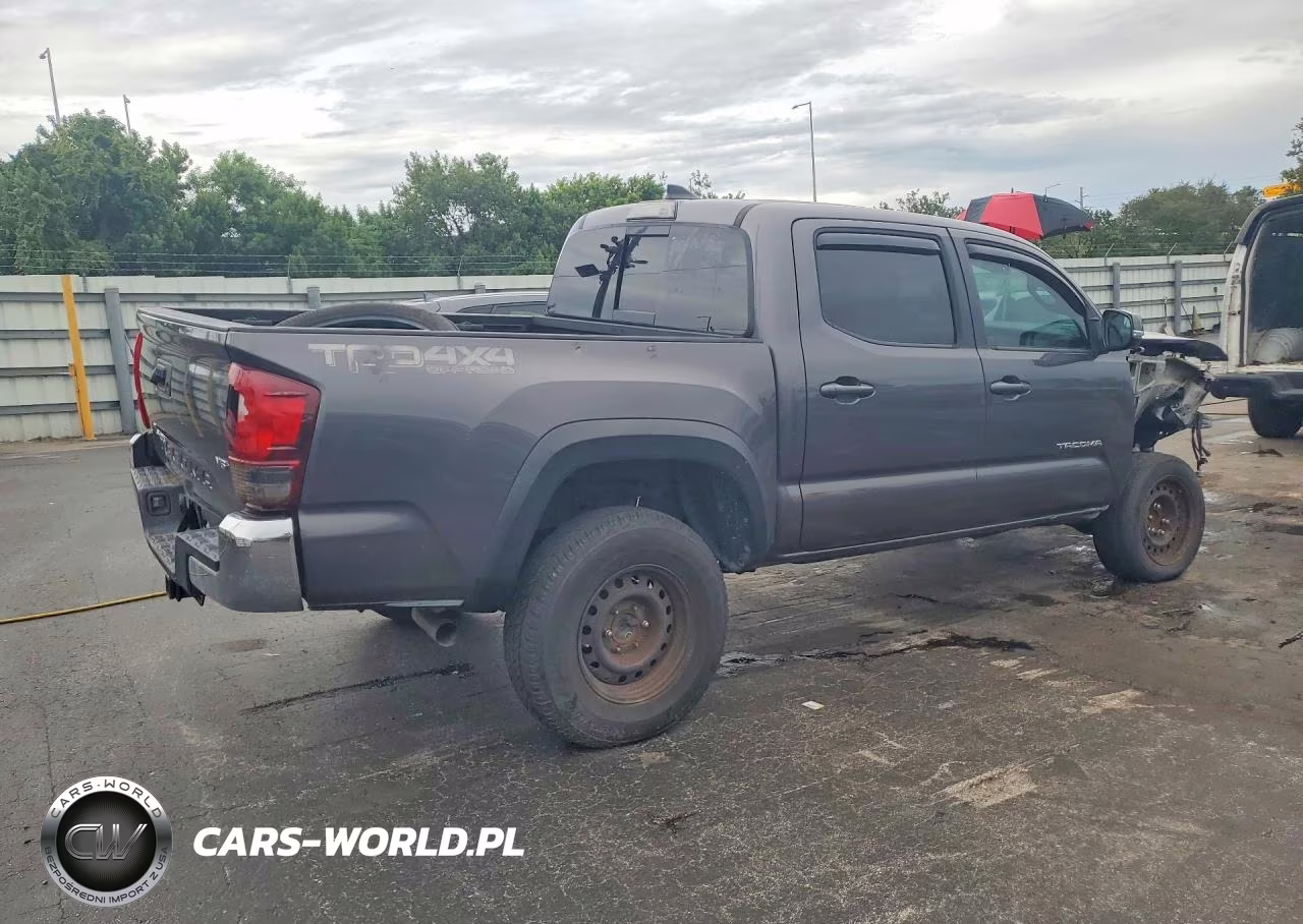 2018 Toyota Tacoma Trd Off-Road VIN:5TFCZ5AN3JX138263 - 3