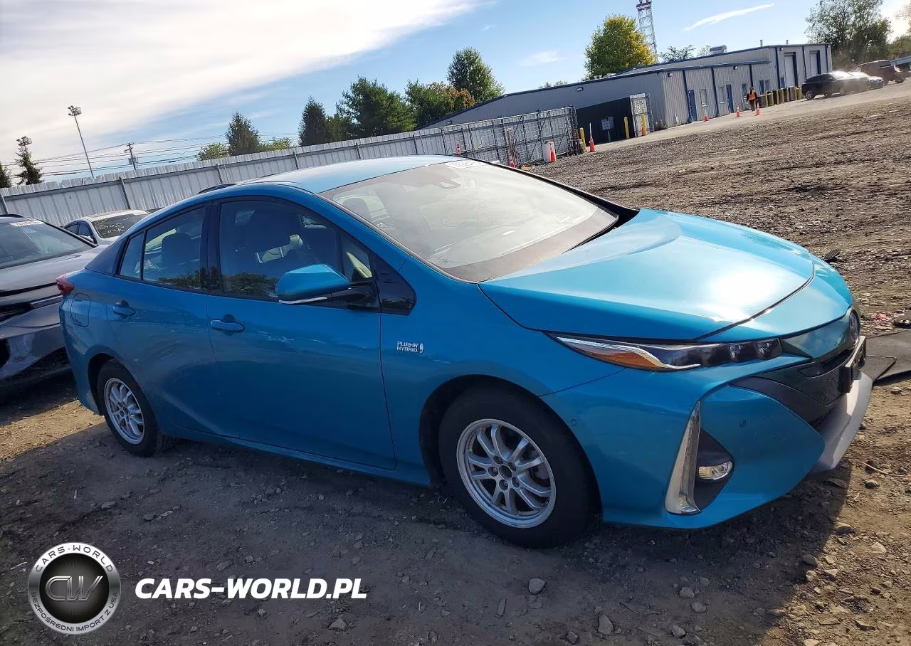 2018 Toyota Prius Prime Advanced VIN:JTDKARFP4J3078103 - 4
