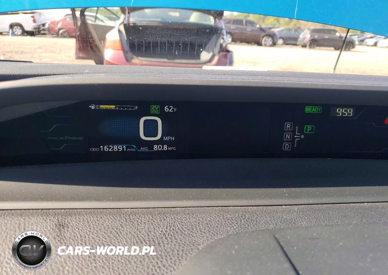 2018 Toyota Prius Prime Advanced VIN:JTDKARFP4J3078103 - 9