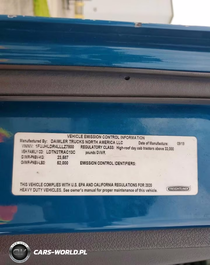 2020 Freightliner Cascadia 126 Semi Truck VIN:1FUJHLDR4LLLZ7800 - 11