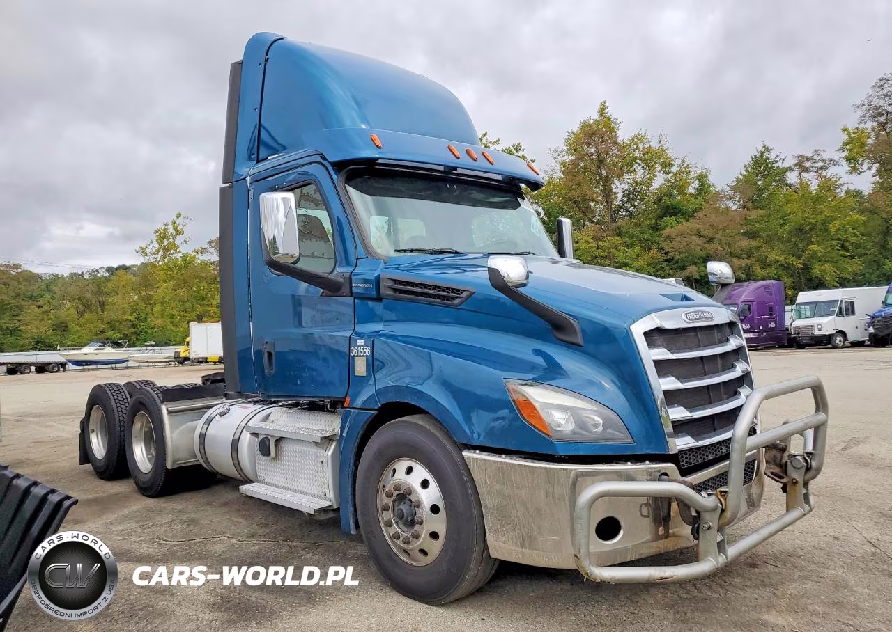2020 Freightliner Cascadia 126 Semi Truck VIN:1FUJHLDR4LLLZ7800 - 4