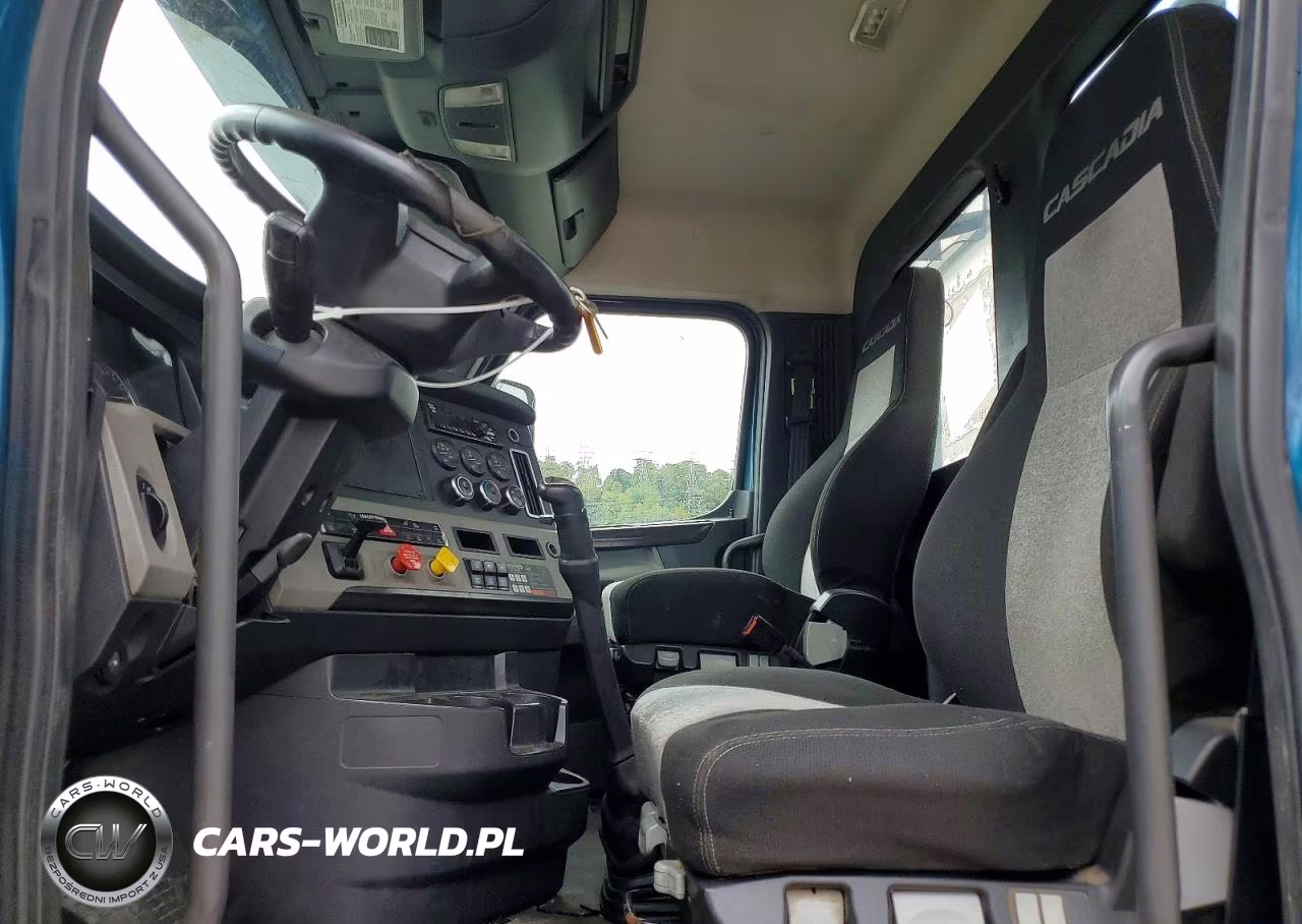 2020 Freightliner Cascadia 126 Semi Truck VIN:1FUJHLDR4LLLZ7800 - 7