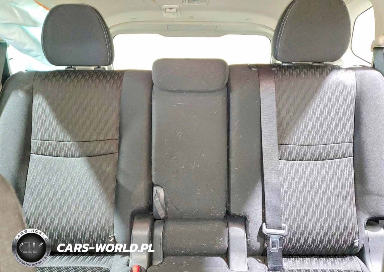 2018 Nissan Rogue S VIN:KNMAT2MT0JP606497 - 10