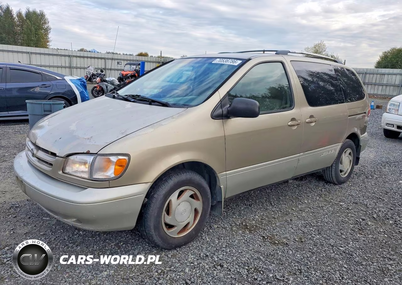 2000 Toyota Sienna Le