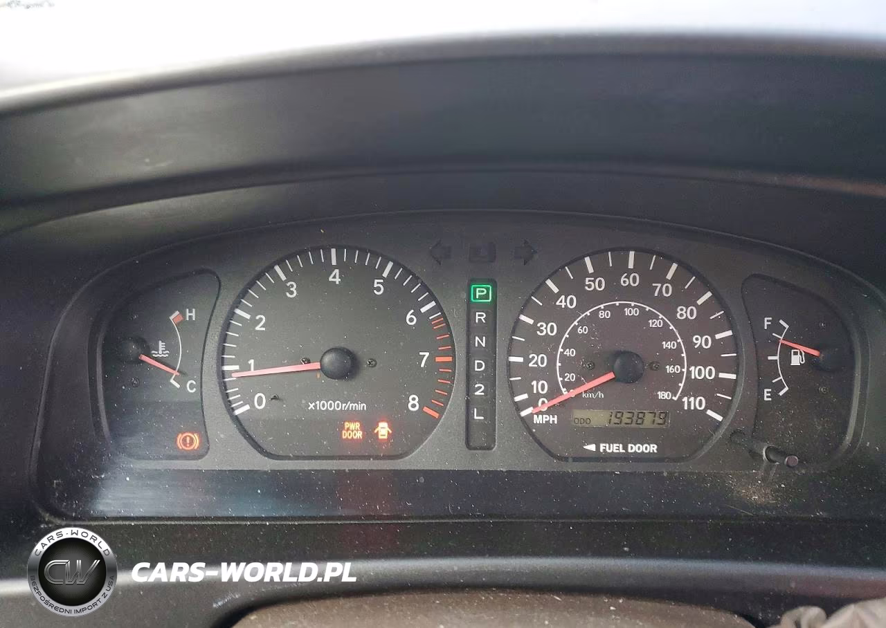 2000 Toyota Sienna Le VIN:4T3ZF13C4YU232819 - 9