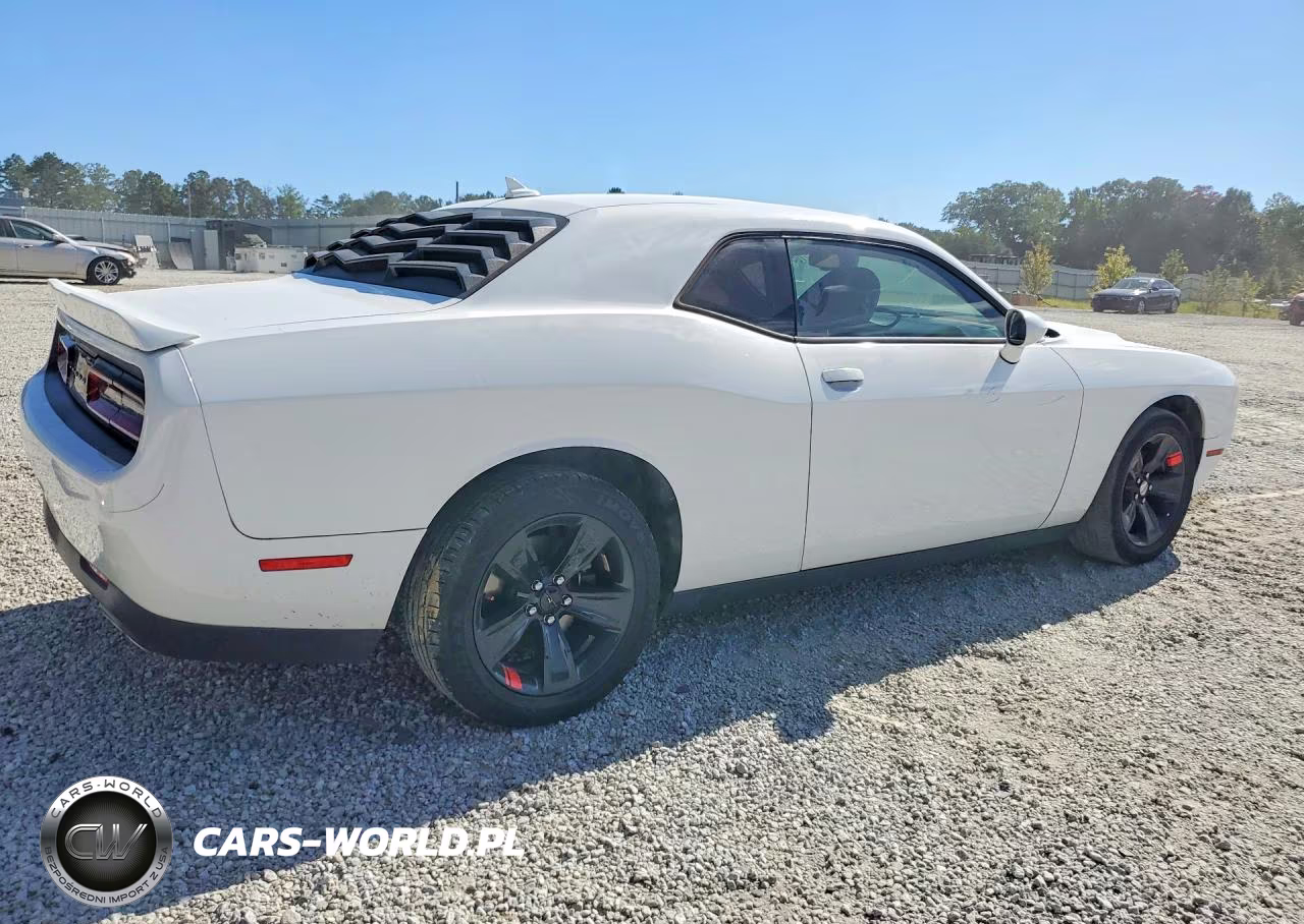 2018 Dodge Challenger Sxt VIN:2C3CDZAGXJH258240 - 3